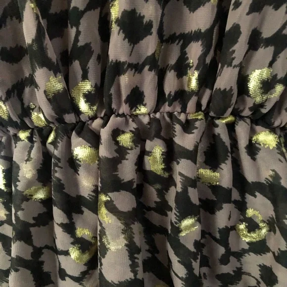 Plum and Gold leopard print ruffled top - Picture 2 of 6